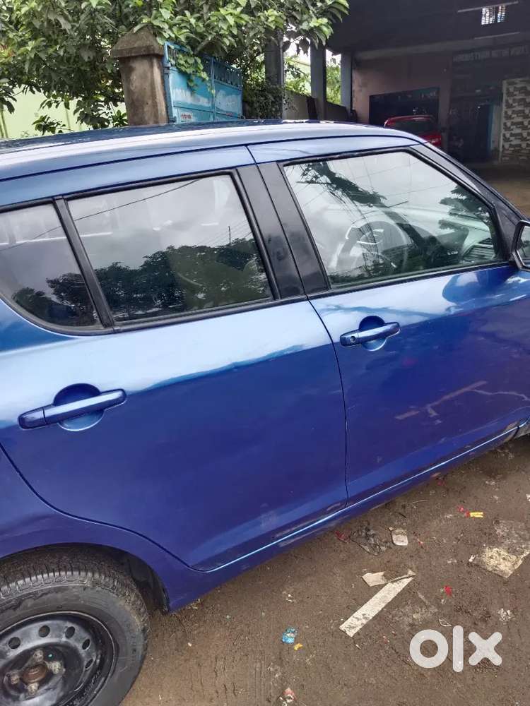 Maruti Suzuki Swift Petrol 2012