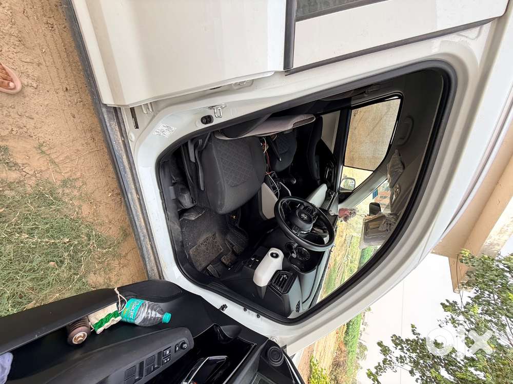 Maruti Suzuki Victoris 2026 15000 Km Driven