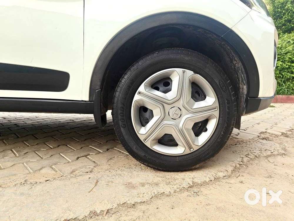 Tata Nexon 1.2 Revotron Xm Plus (s), 2022, Petrol