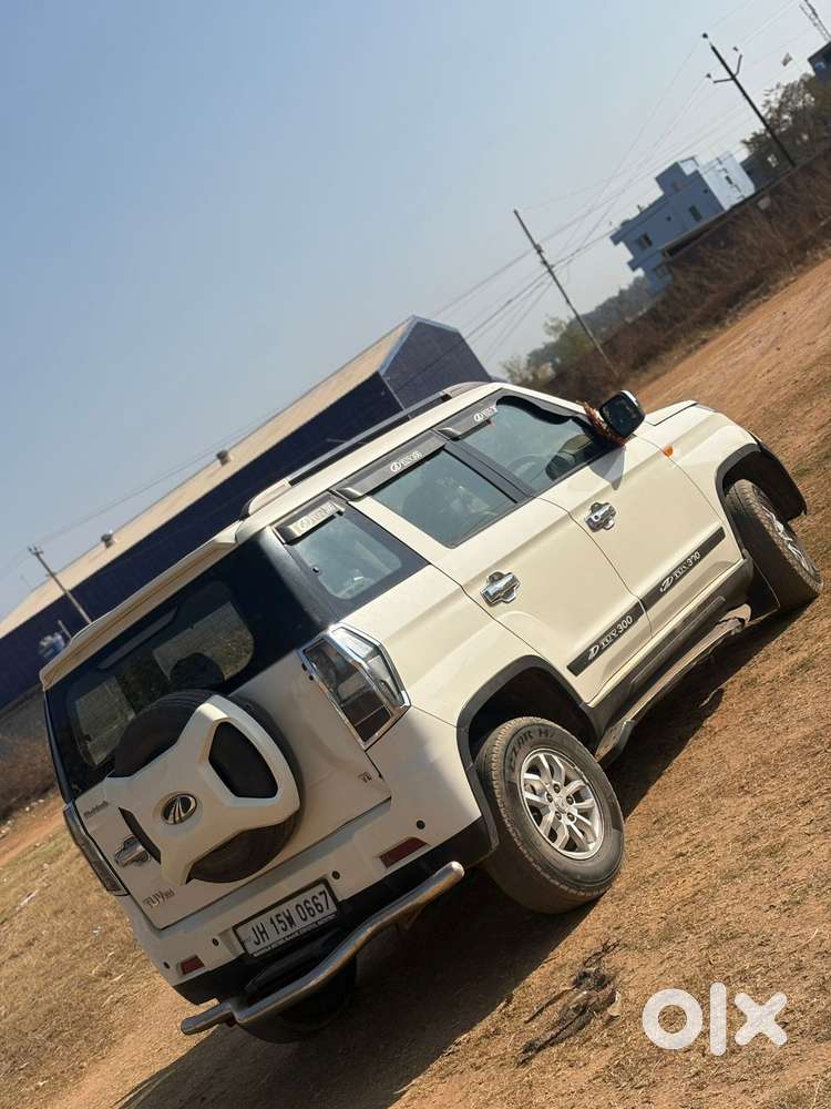 Mahindra Tuv 300 T10, 2020, Diesel