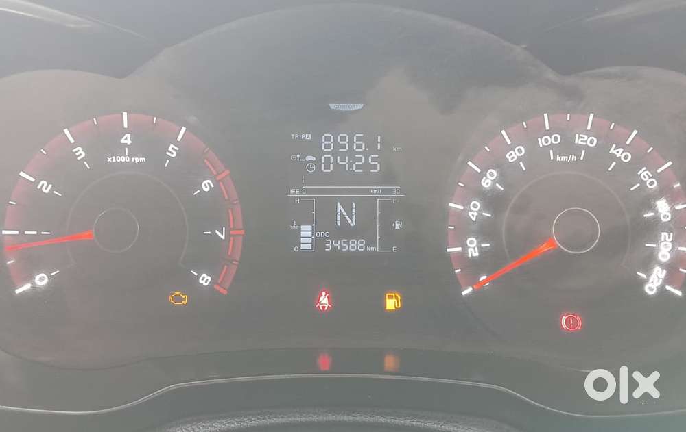 Mahindra Xuv300 1.2 W6 Amt Petrol, 2024, Petrol