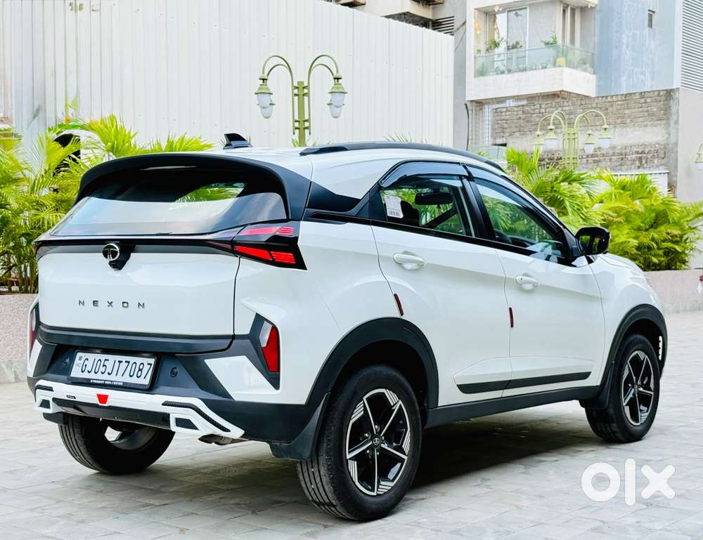 Tata Nexon Creative Plus S 1.2 Revotron Petrol 6 Amt Dt, 2025, Petro..