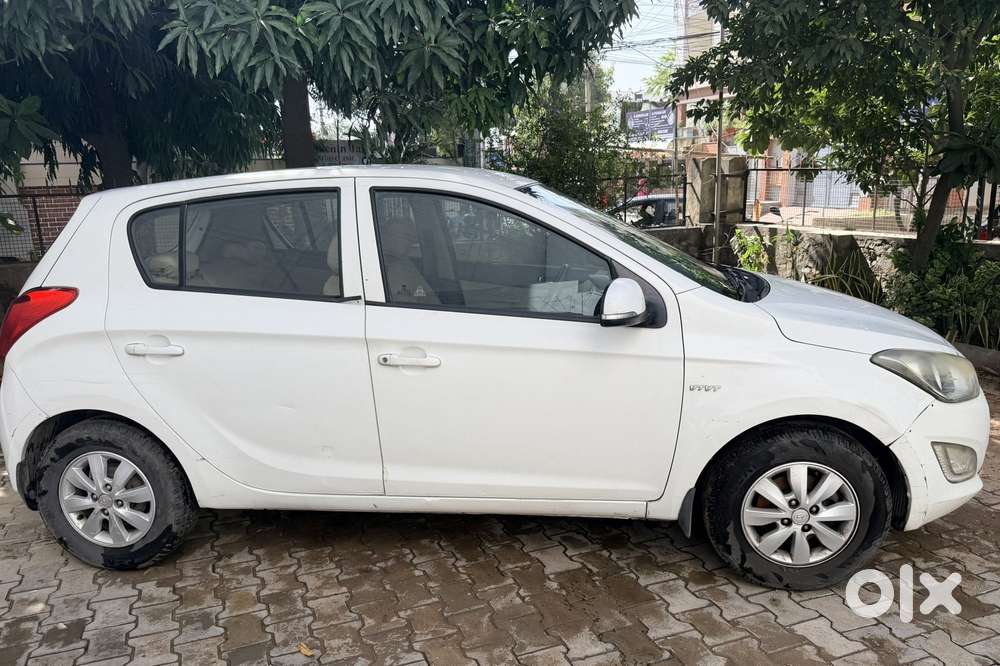Hyundai I20 Sportz 1.2 Bs-iv, 2014, Petrol