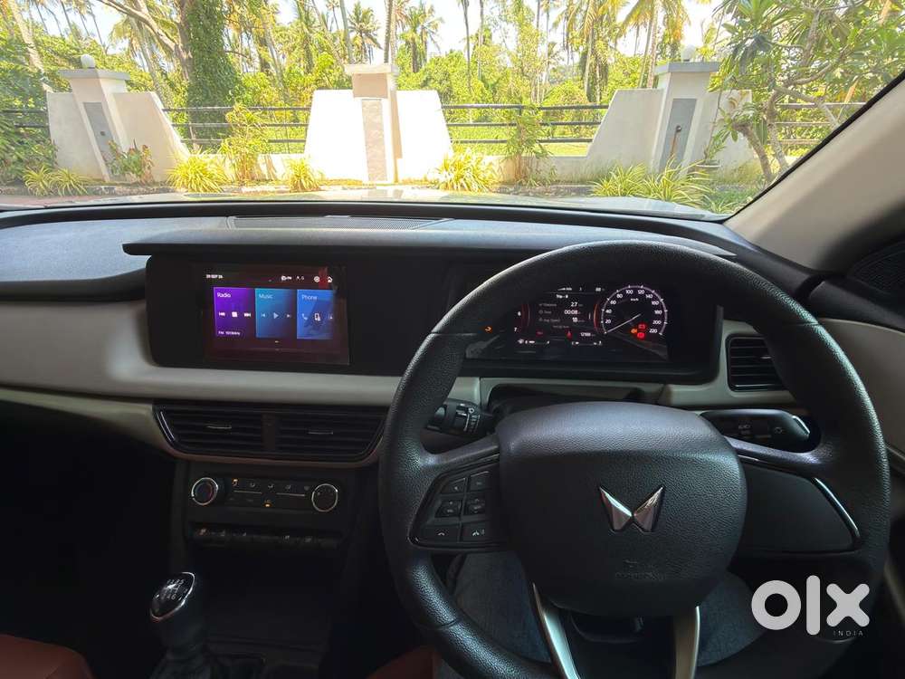 Mahindra Xuv700 Mx Diesel Mt 5 Str (e), 2022, Diesel
