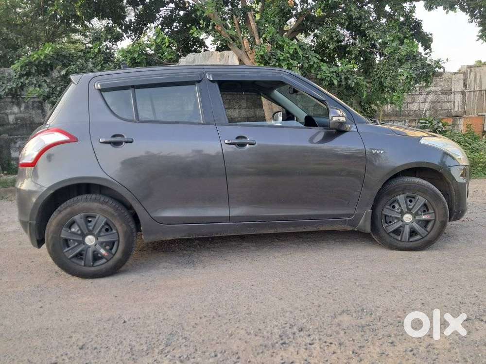 Maruti Suzuki Swift Vxi 1.2 Abs Bs-iv, 2017, Petrol