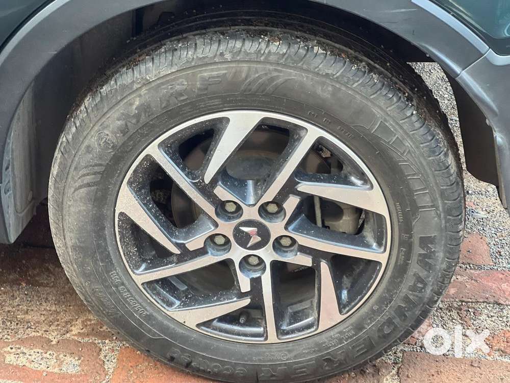 Mahindra Xuv300 W8 Option, 2023, Petrol