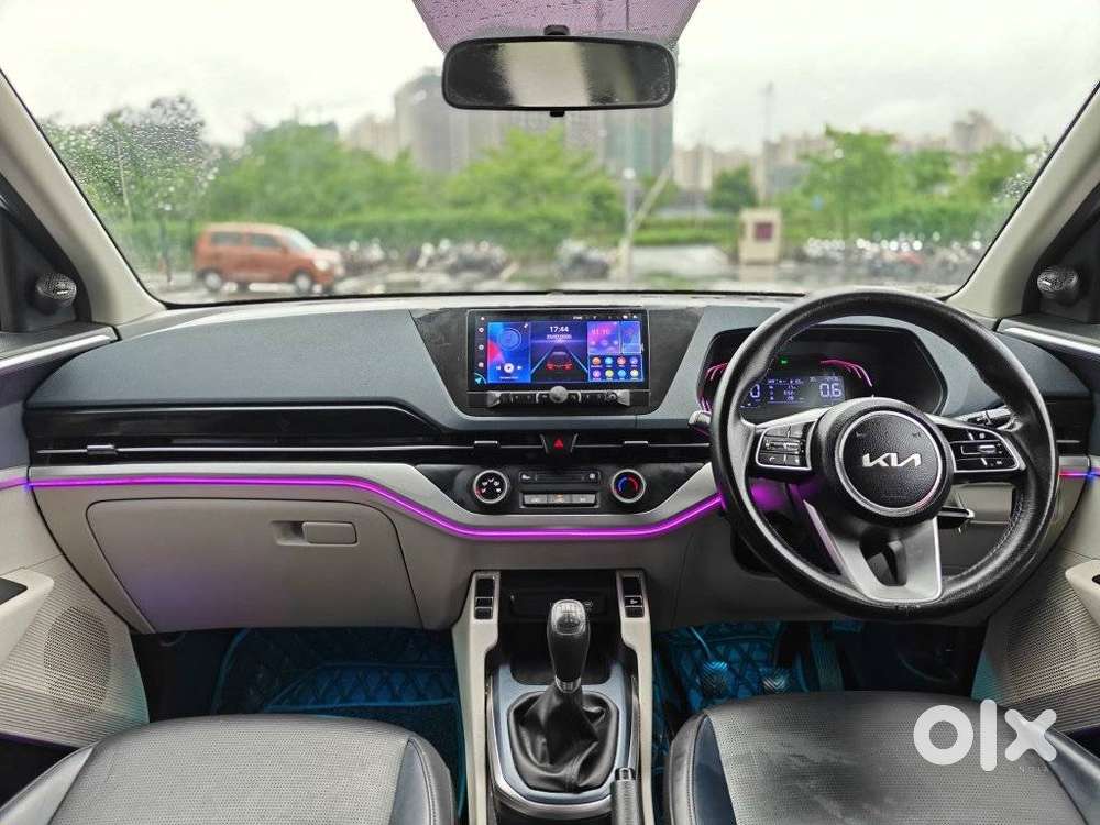 Kia Carens G 1.5 6mt Premium (o) 7-seater, 2023, Petrol