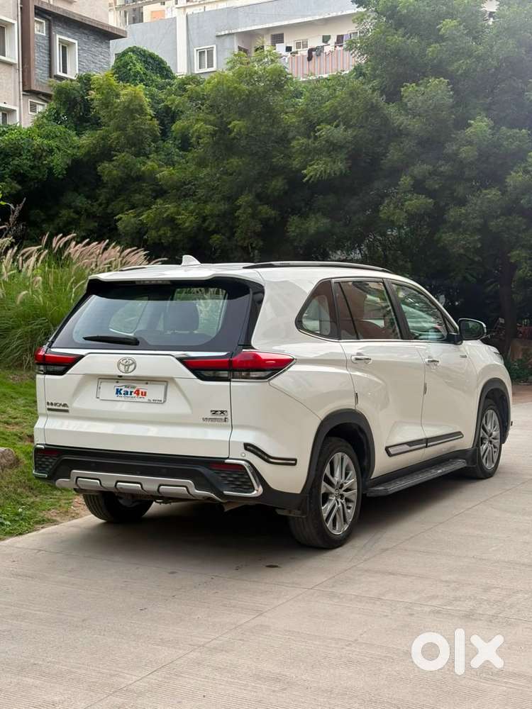 Toyota Innova Hycross 2.0 Zx (o) Hybrid 7 Str, 2024, Petrol