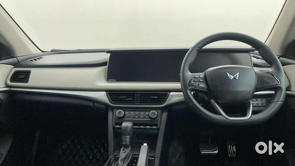 Mahindra Xuv700 2.2 Ax 5 Diesel At 7 Str, 2023, Diesel