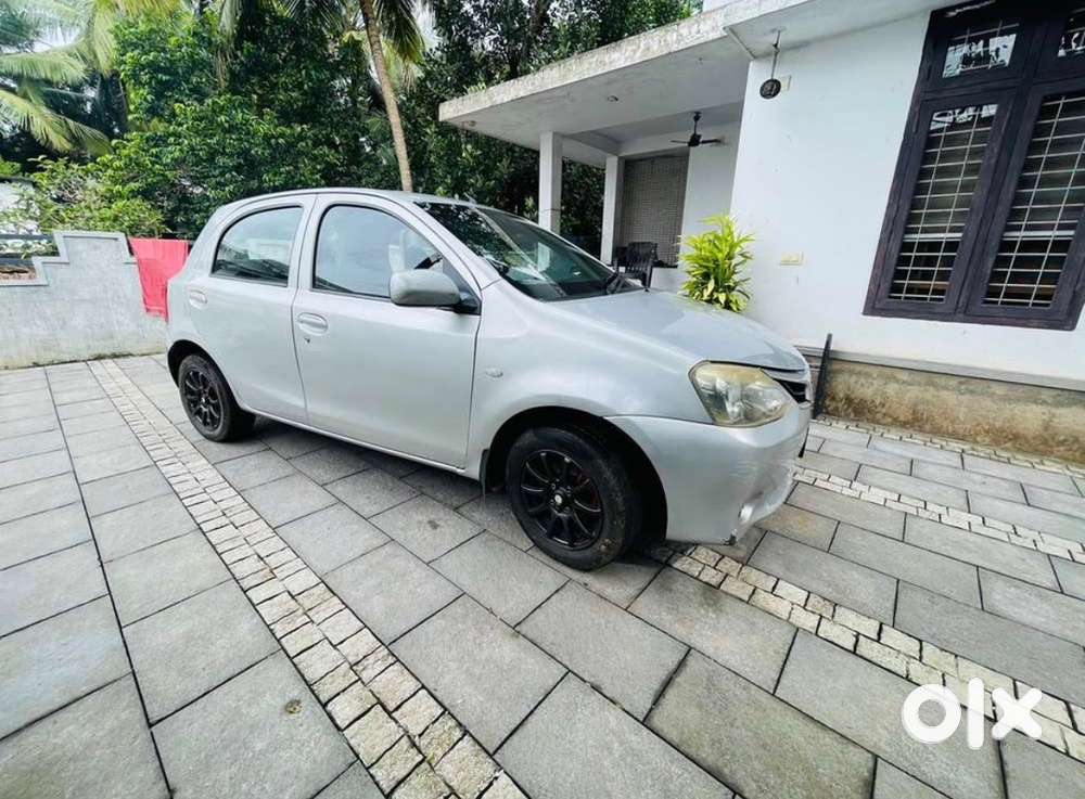 Toyota Etios Liva Petrol 2012
