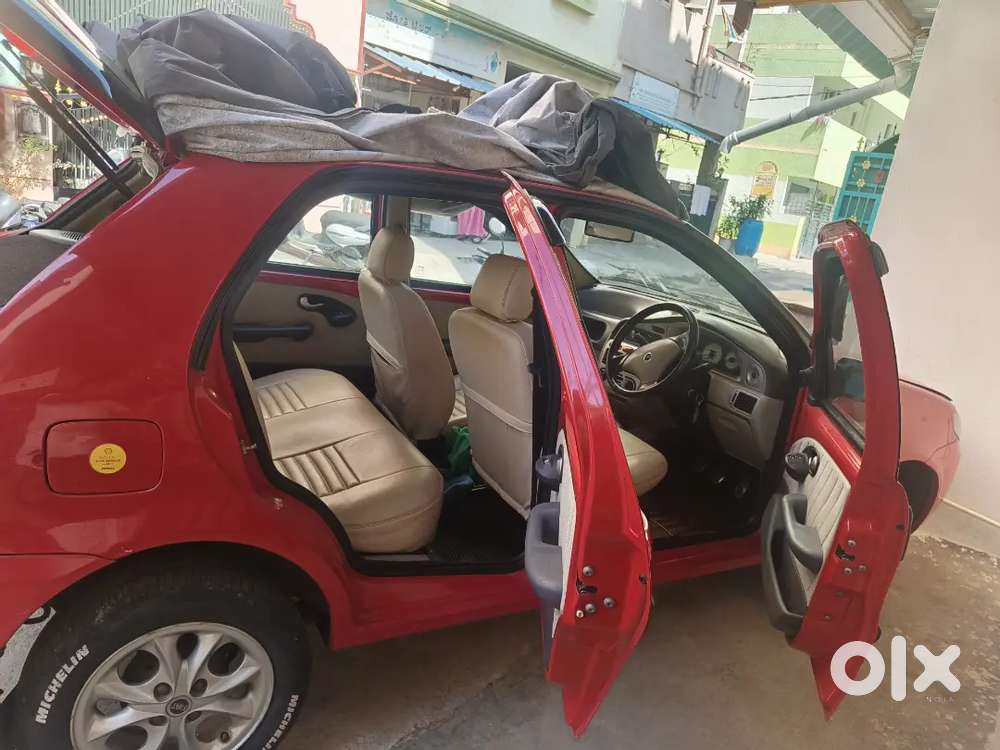 Fiat Palio Stile 1.6 Sports Engine. 100 Bhp. 2008 Petrol. Mileage 15