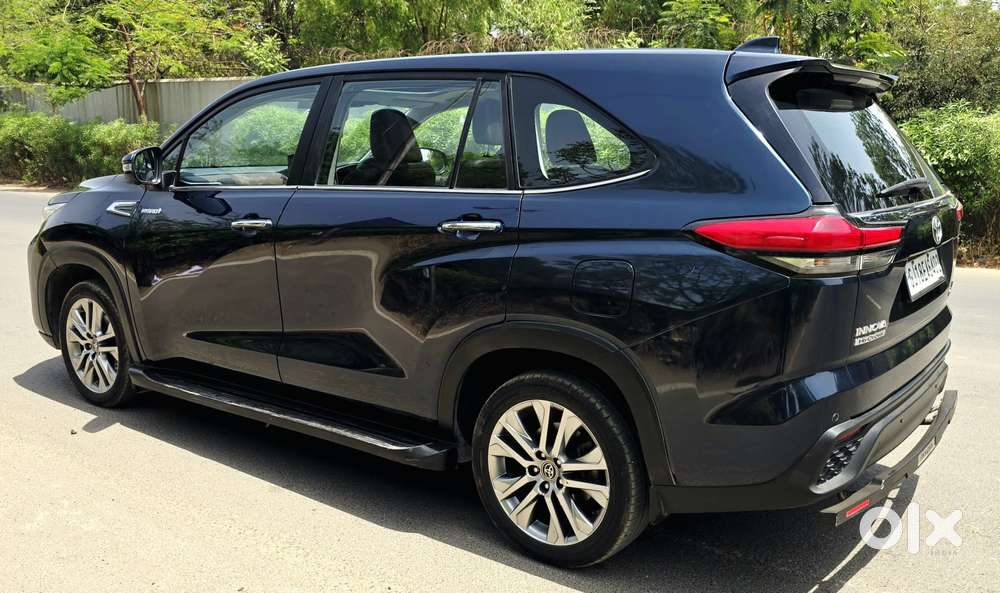 Toyota Innova Hycross 2.0 Zx (o) Hybrid 7 Str, 2023, Petrol