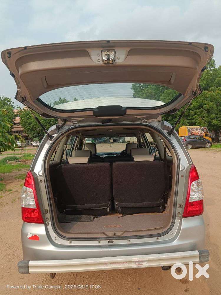 Toyota Innova 2.5 G (diesel) 8 Seater, 2015, Diesel