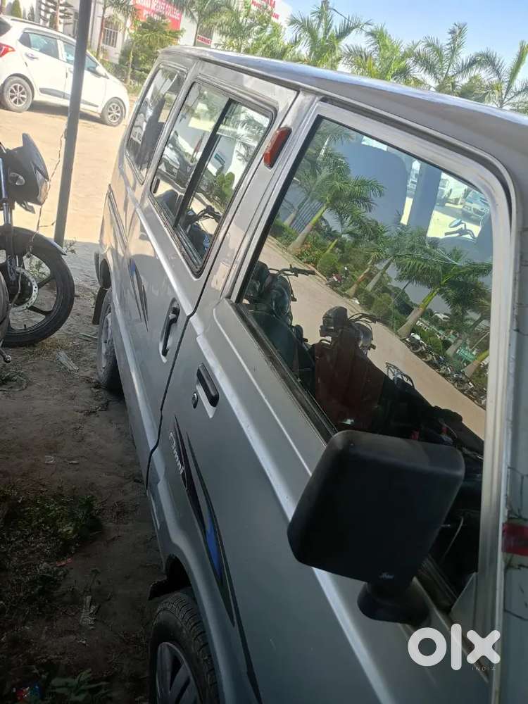 गुड कंडीशन  ओरिजनल पेंट सभी पेपर कम्प्लीट रामपुर ट्रांसफर C.n.g पास