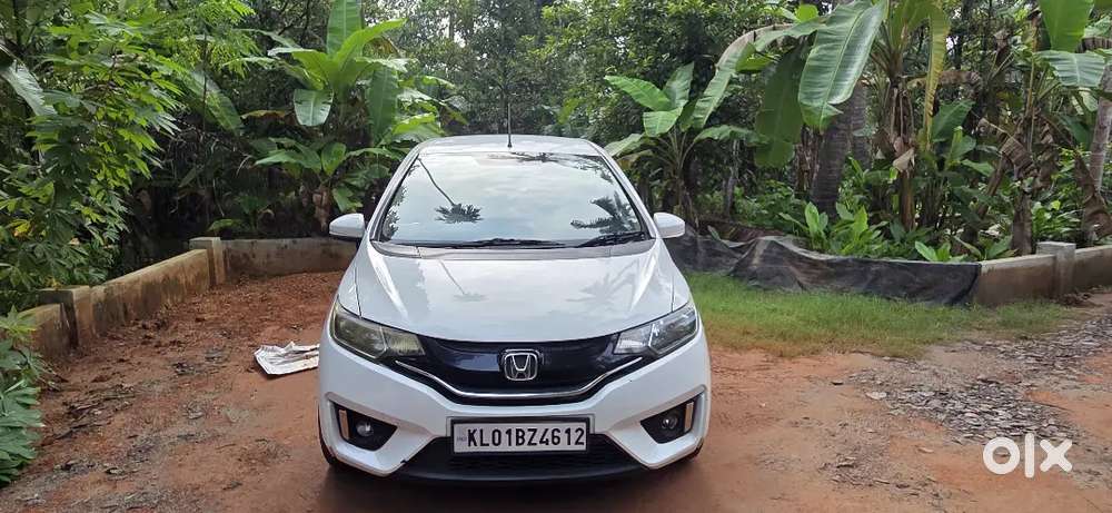 Honda Jazz Petrol 2016 - For Sale (airbag Deployed, Price Negotiable)