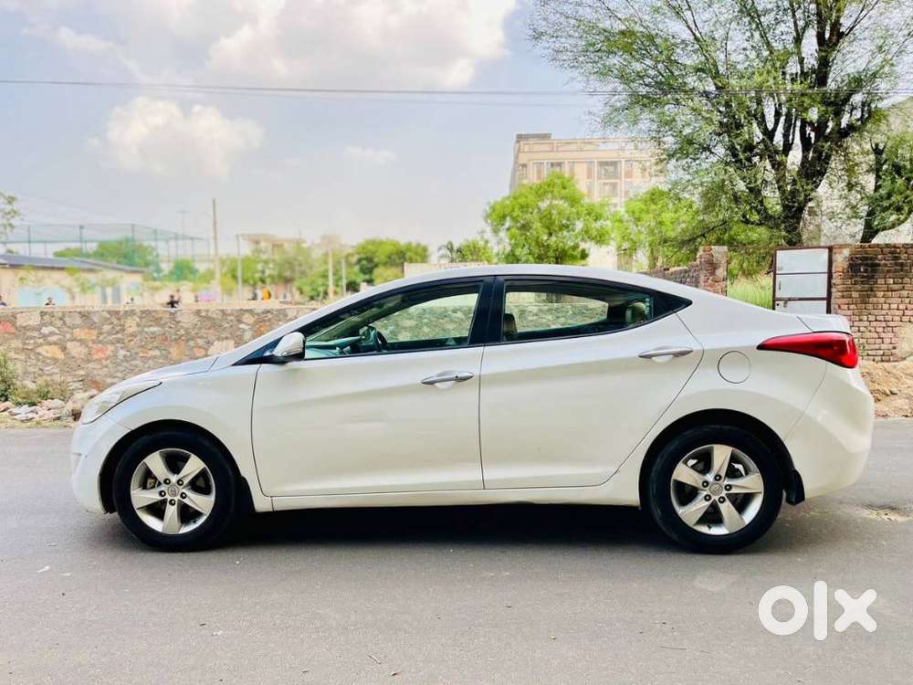 Hyundai New Elantra [2012-2015] 1.6 Crdi Sx (o) Mt, 2013, Diesel