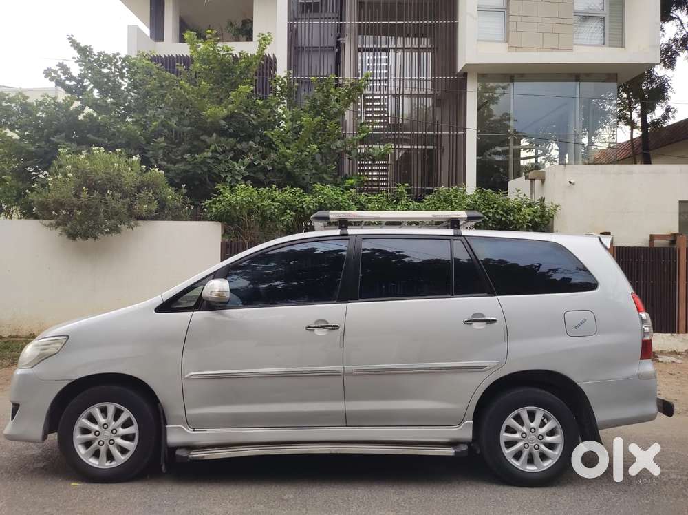 Toyota Innova 2.5 V 8 Str, 2013, Diesel