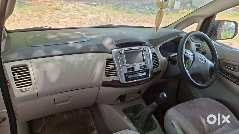 Toyota Innova 2.5l, 2014 Family Driven Car