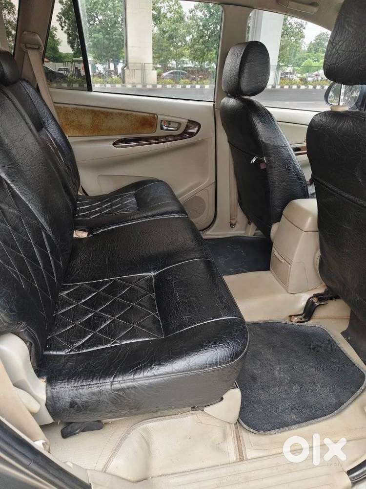 Toyota Innova 2.5 V 8 Str, 2012, Diesel