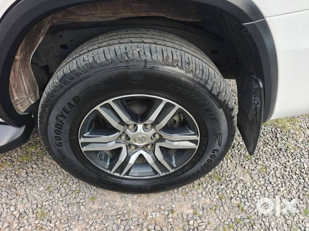 Toyota Fortuner [2021-ongoing] 2.7 2wd Petrol At, 2022, Petrol
