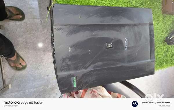 Canon lide 110 color scanner
