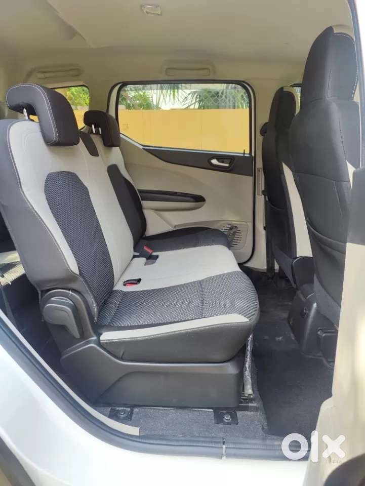 Renault Triber Rxz Easy-r Amt Dual Tone, 2023, Petrol