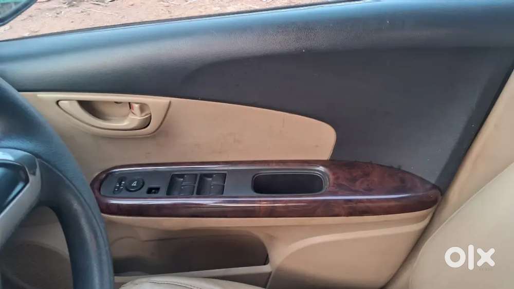 Honda Mobilio Top  2015 7 Seater Car