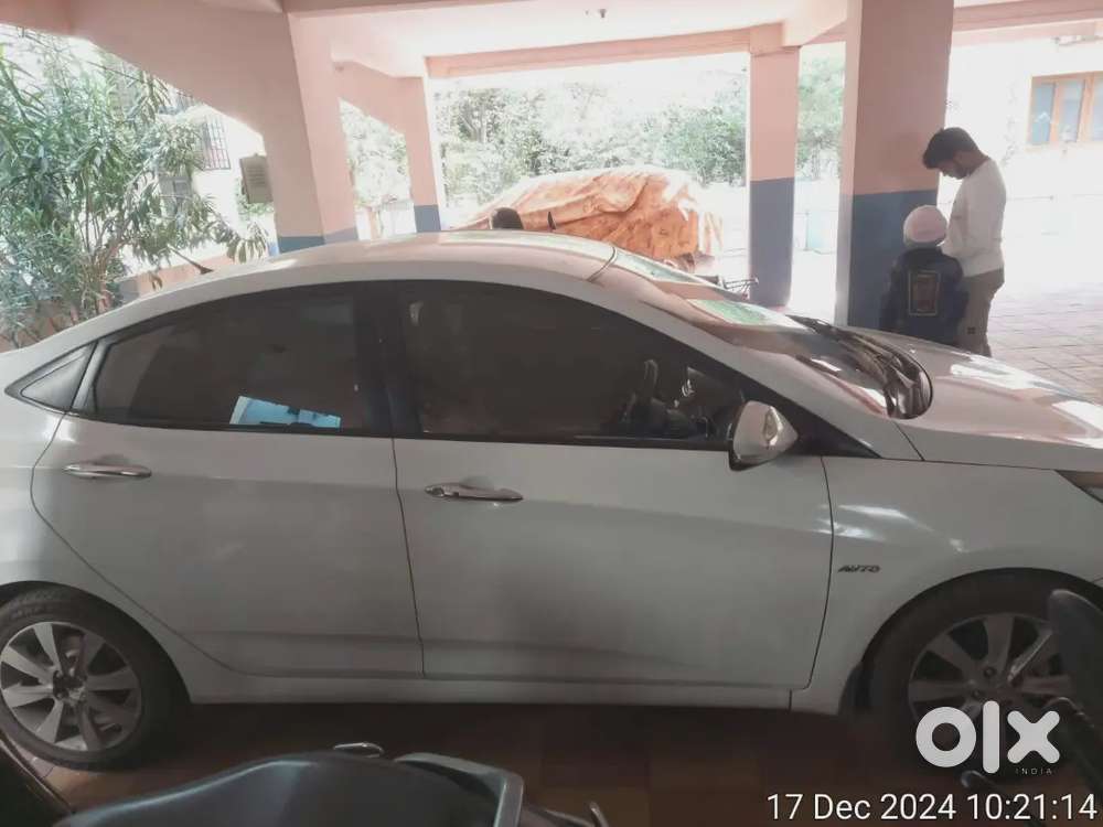 Hyundai Verna Fludic Automatic