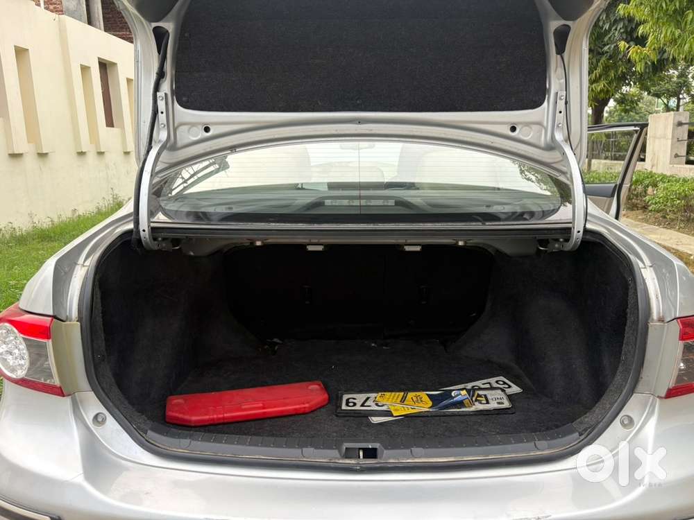 Toyota Corolla Altis 2013 Petrol Manual