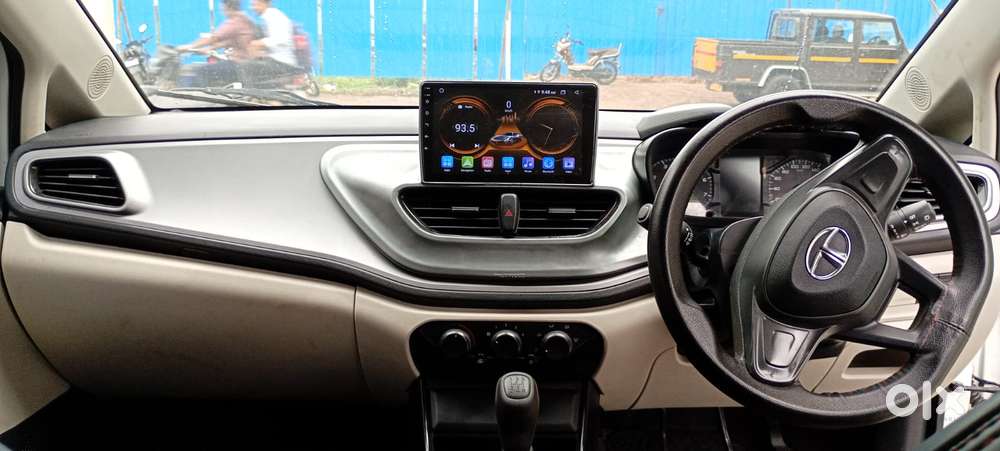 Tata Altroz 1.2 Xe, 2024, Petrol