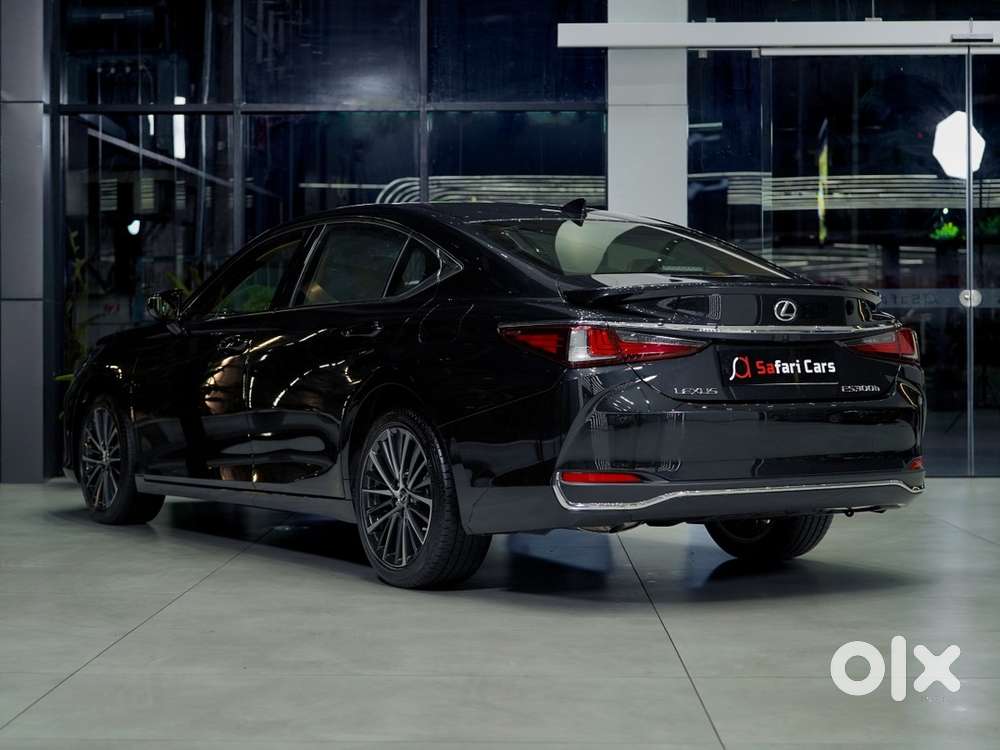 Lexus Es Petrol 2024
