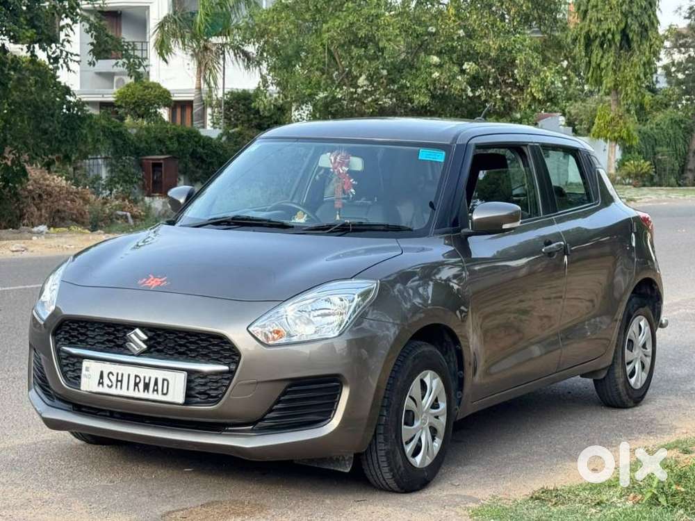 Maruti Suzuki Swift Vxi + Manual, 2024, Petrol