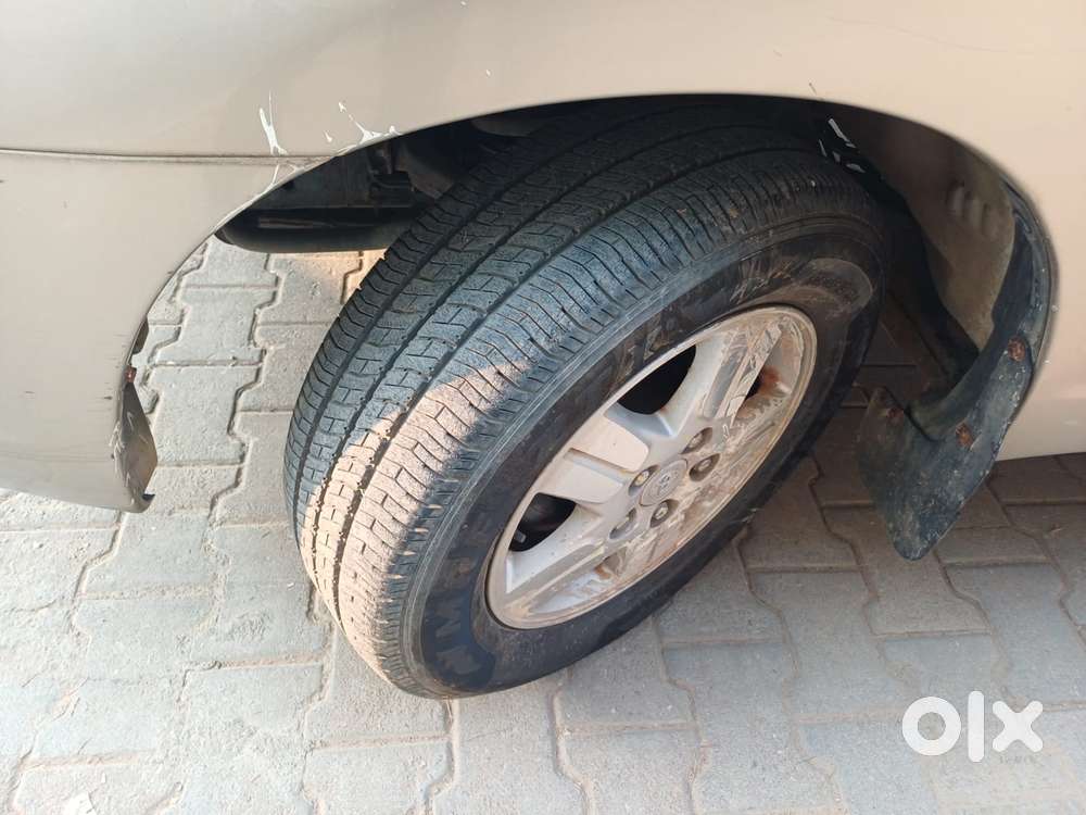 Toyota Innova Crysta 2.7 V, 2006, Petrol