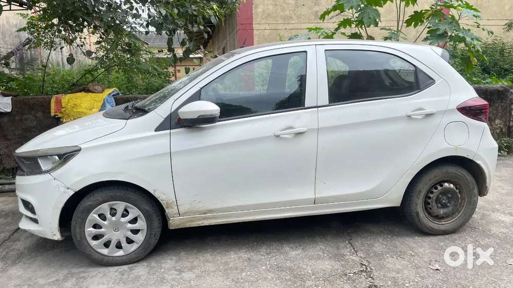 Tata Tiago Petrol Xt