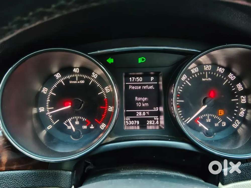 Toyota Innova Crysta 2.4 Zx Mt 8 Seater 2021