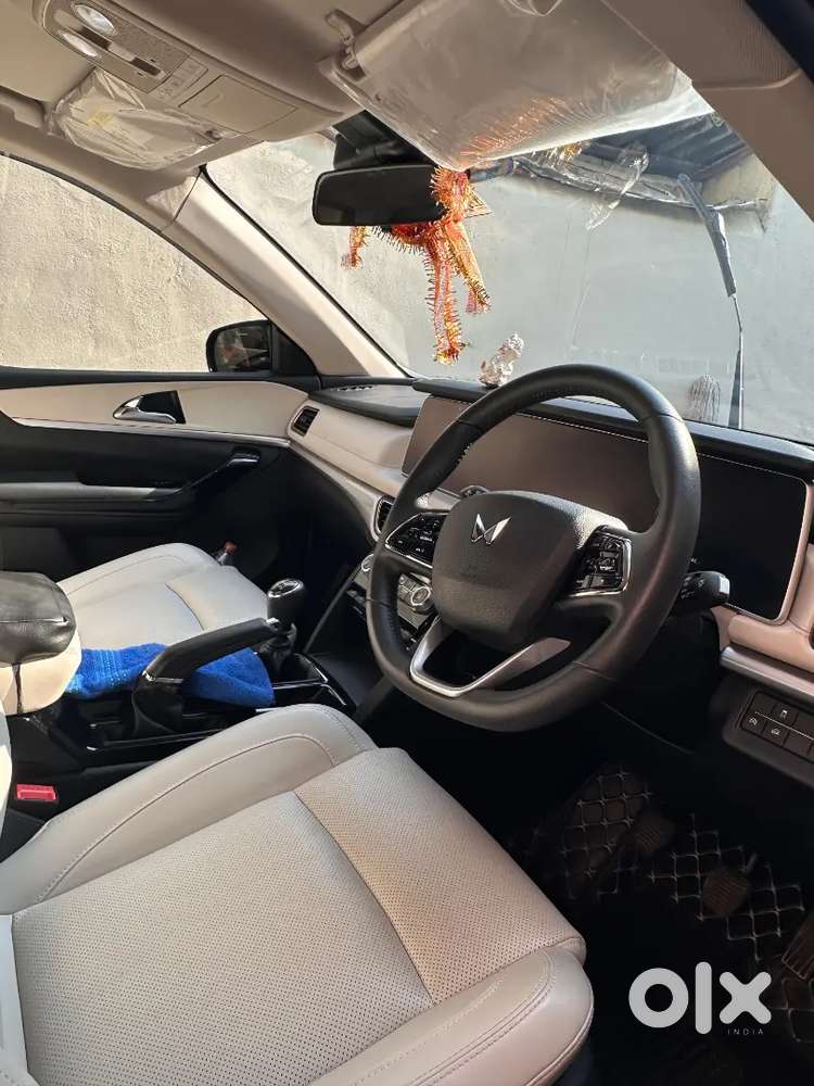 Mahindra Xuv700 2024 Diesel Well Maintained