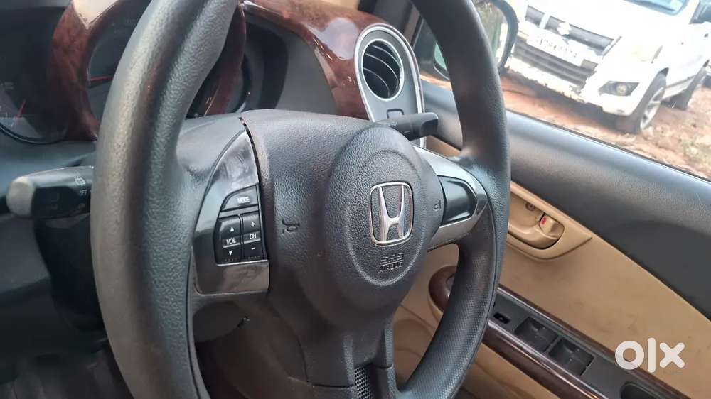 Honda Mobilio Top  2015 7 Seater Car