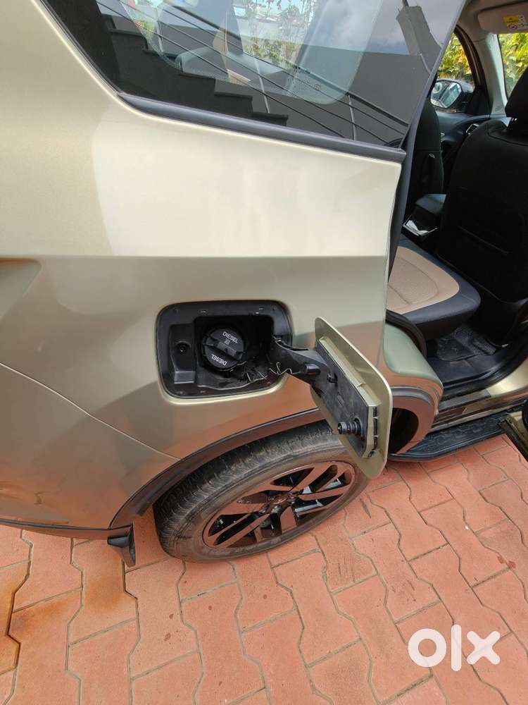 Tata Safari 2022 Diesel 39800 Km Driven