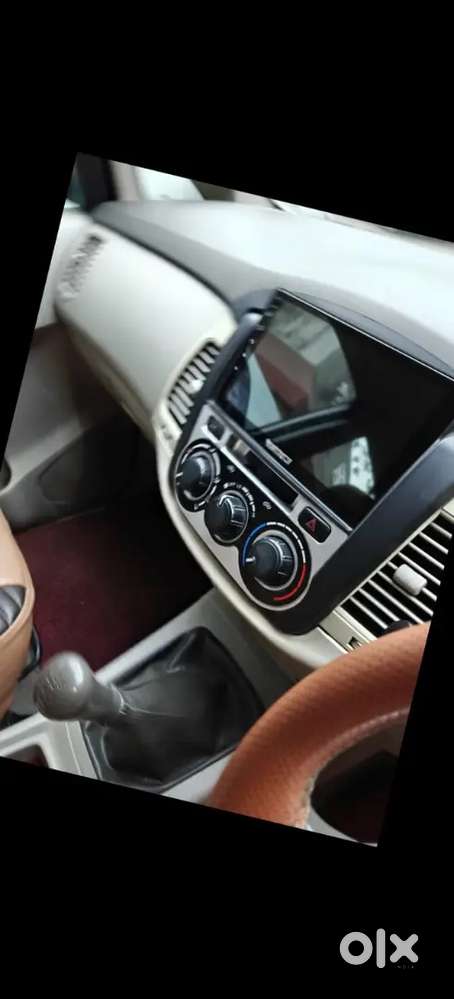 Toyota Innova 2012