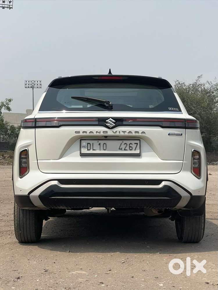 Maruti Suzuki Grand Vitara 1.5 Alpha Smart Hybrid Dual Tone At, 2022..