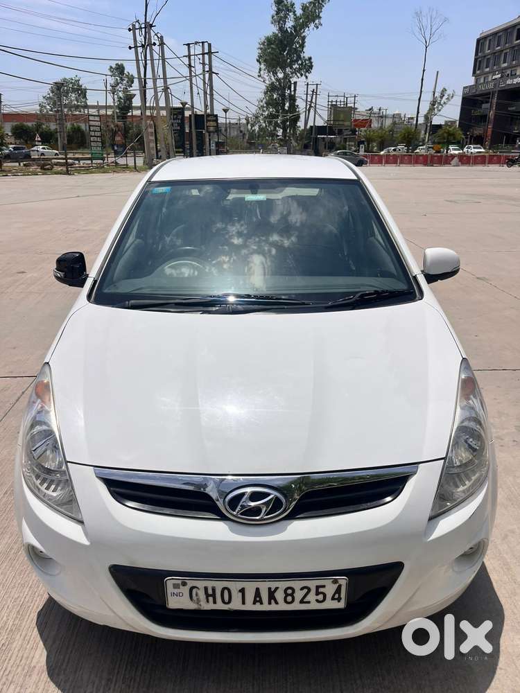 Hyundai I20 2010-2012 1.2 Sportz, 2011, Petrol