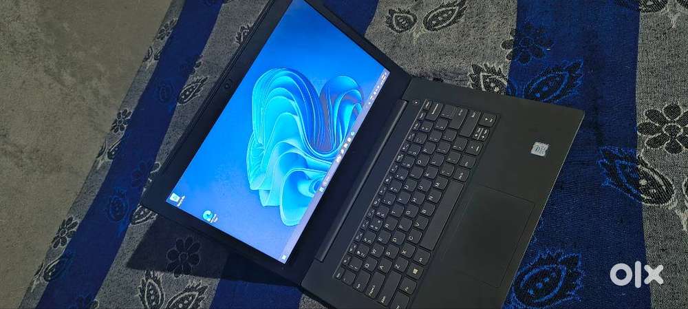 Lenovo i3 8th Gen Laptop – 8GB RAM, 256GB SSD
