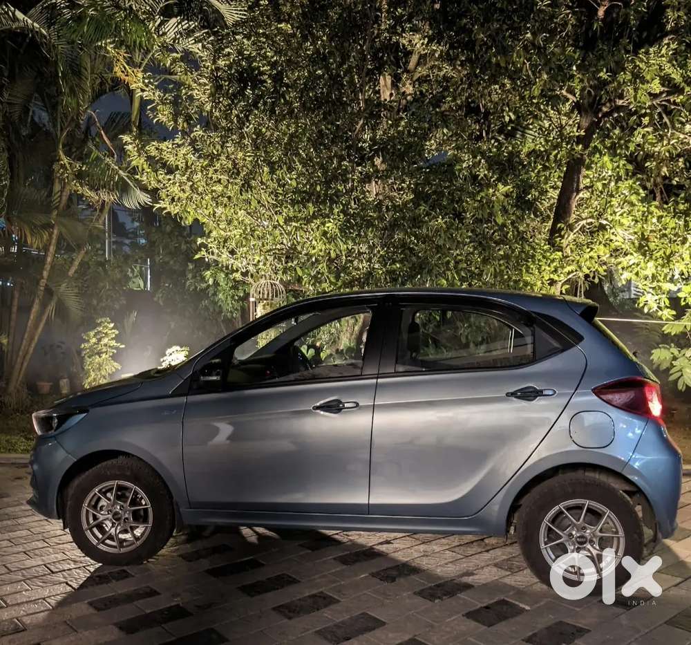Tata Tiago Ev 2023 November Electric 25000 Km Mint Condition Alloy