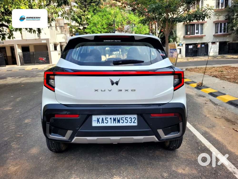 Mahindra Xuv 3xo Ax5 Pm Mt, 2024, Petrol