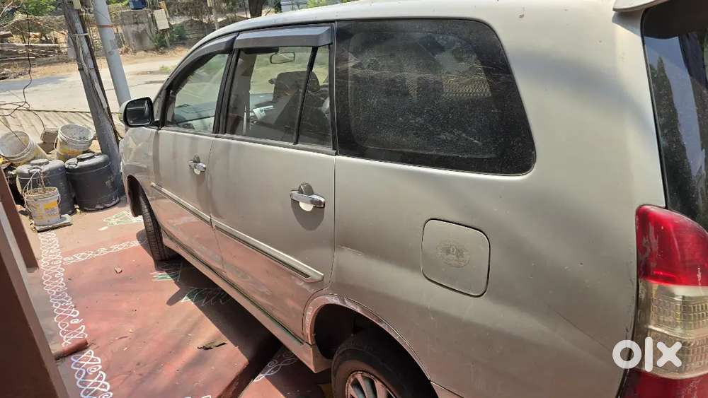 Toyota Innova 2.5ev 8str