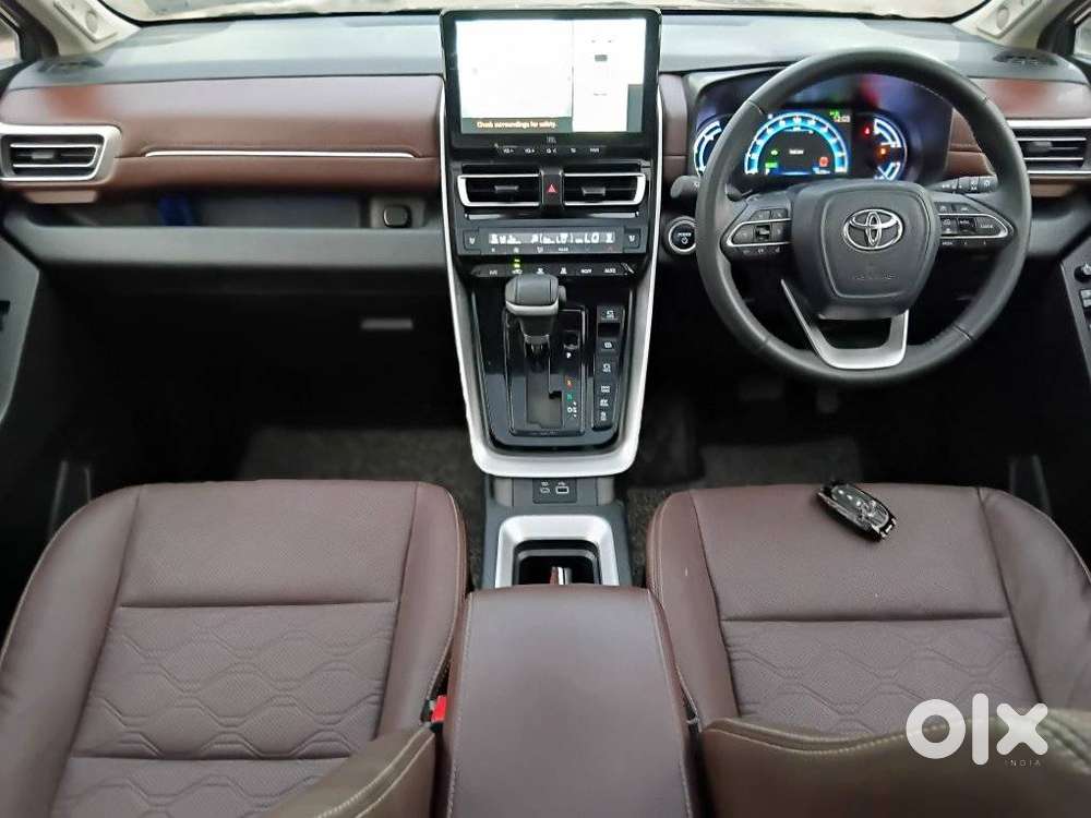 Toyota Innova Hycross 2.0 Zx Hybrid 7 Str, 2023, Petrol