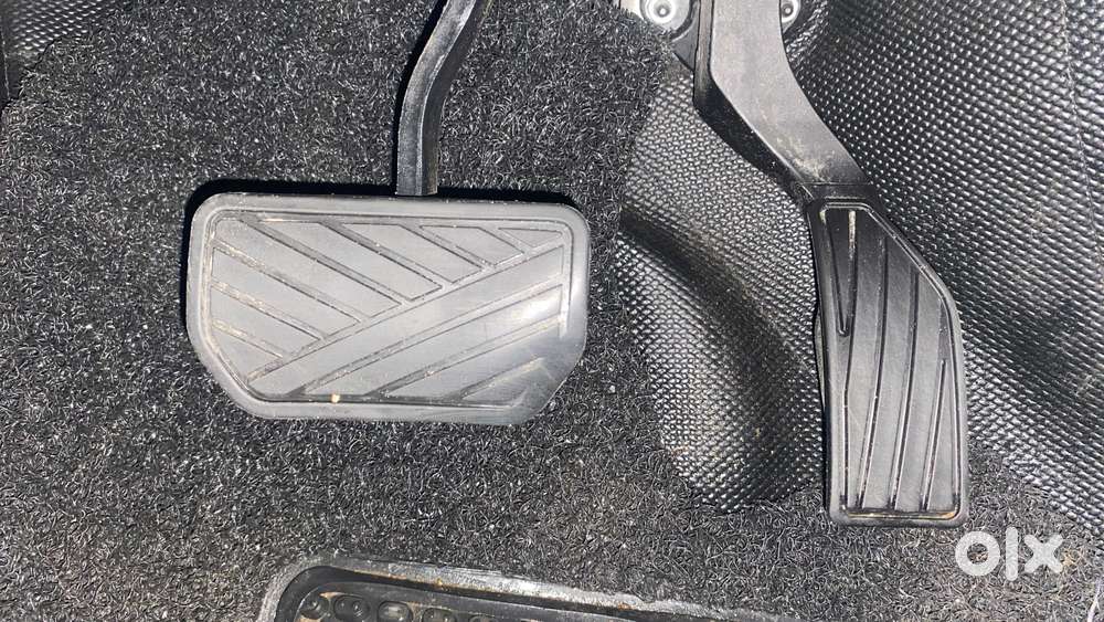 Maruti Suzuki Brezza 1.5 Zxi At Smart Hybrid, 2022, Petrol