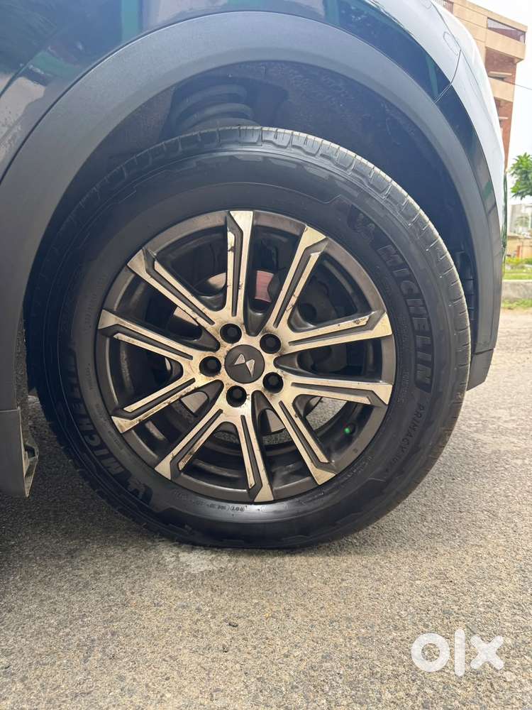 Mahindra Xuv700 Ax7l 6 Str At, 2022, Diesel