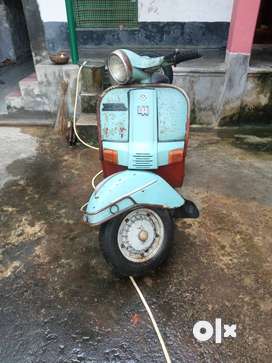 Bajaj store chetak olx