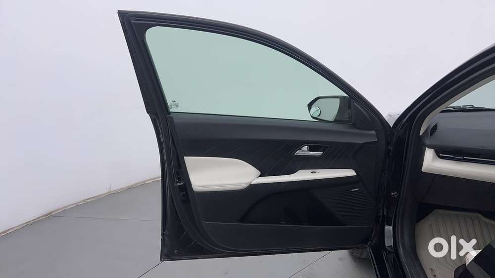 Hyundai Verna 1.5 Sx (o) Petrol Mt, 2023, Petrol